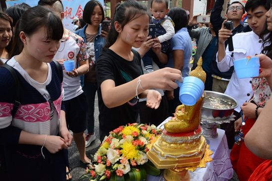 柬埔寨、老挝、泰国留门生开展新年庆祝会
